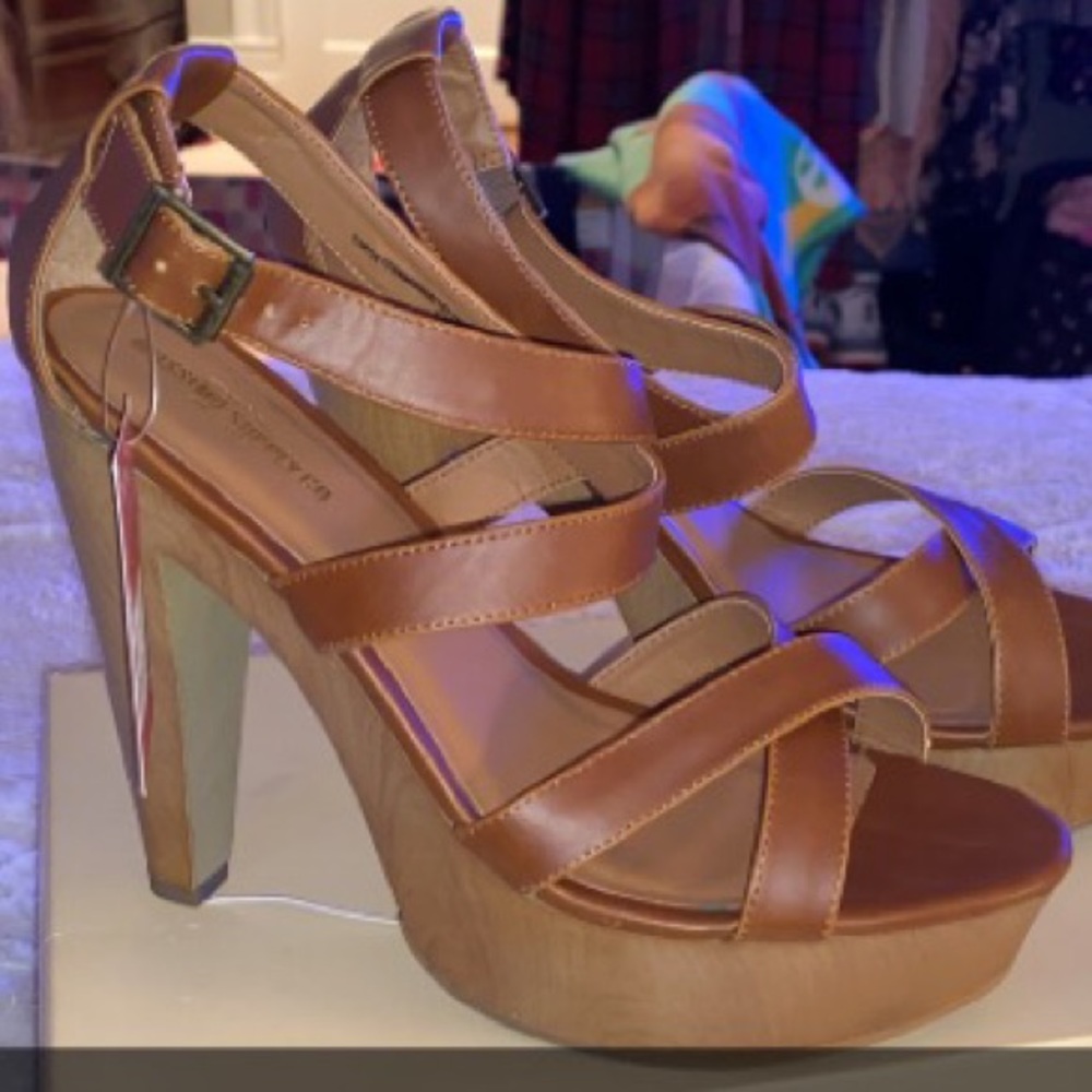 Size 9.5 Mossimo Heels